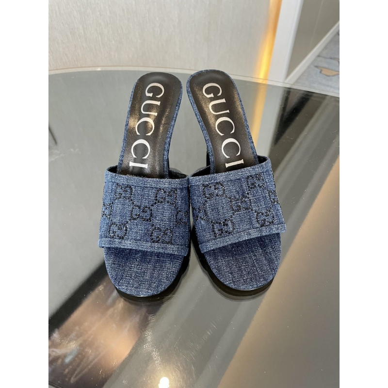 G*u*i slippers